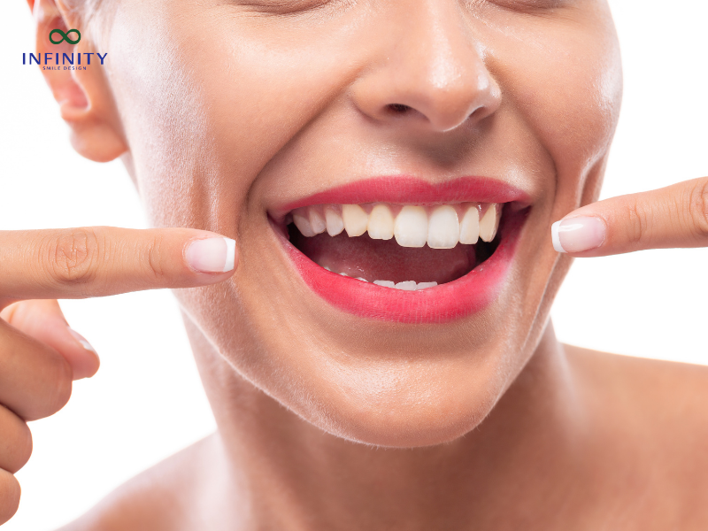 Có nên bọc răng sứ nguyên hàm không? Ưu và nhược điểm